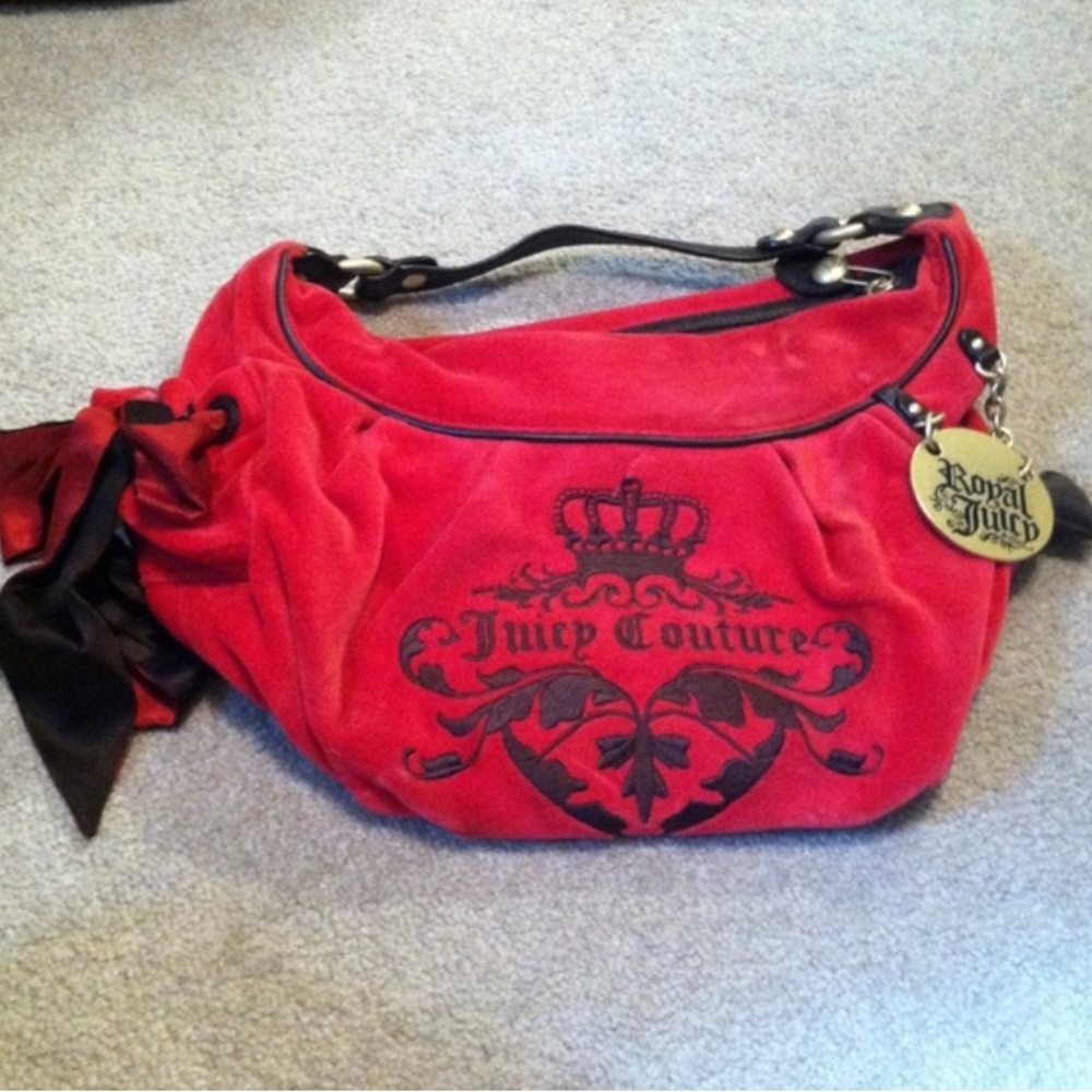 I’m looking for red only velour juicy couture daydreamer PlEASE message me